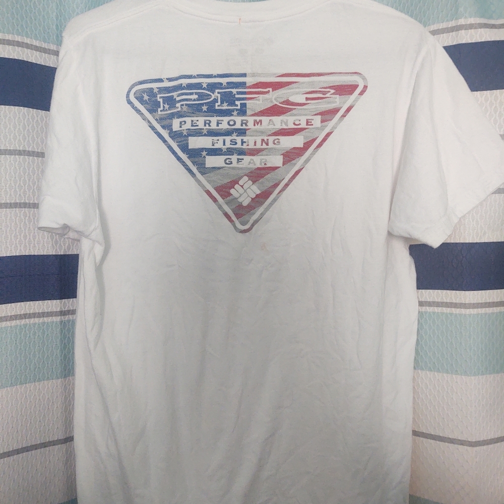 White Columbia T shirt
